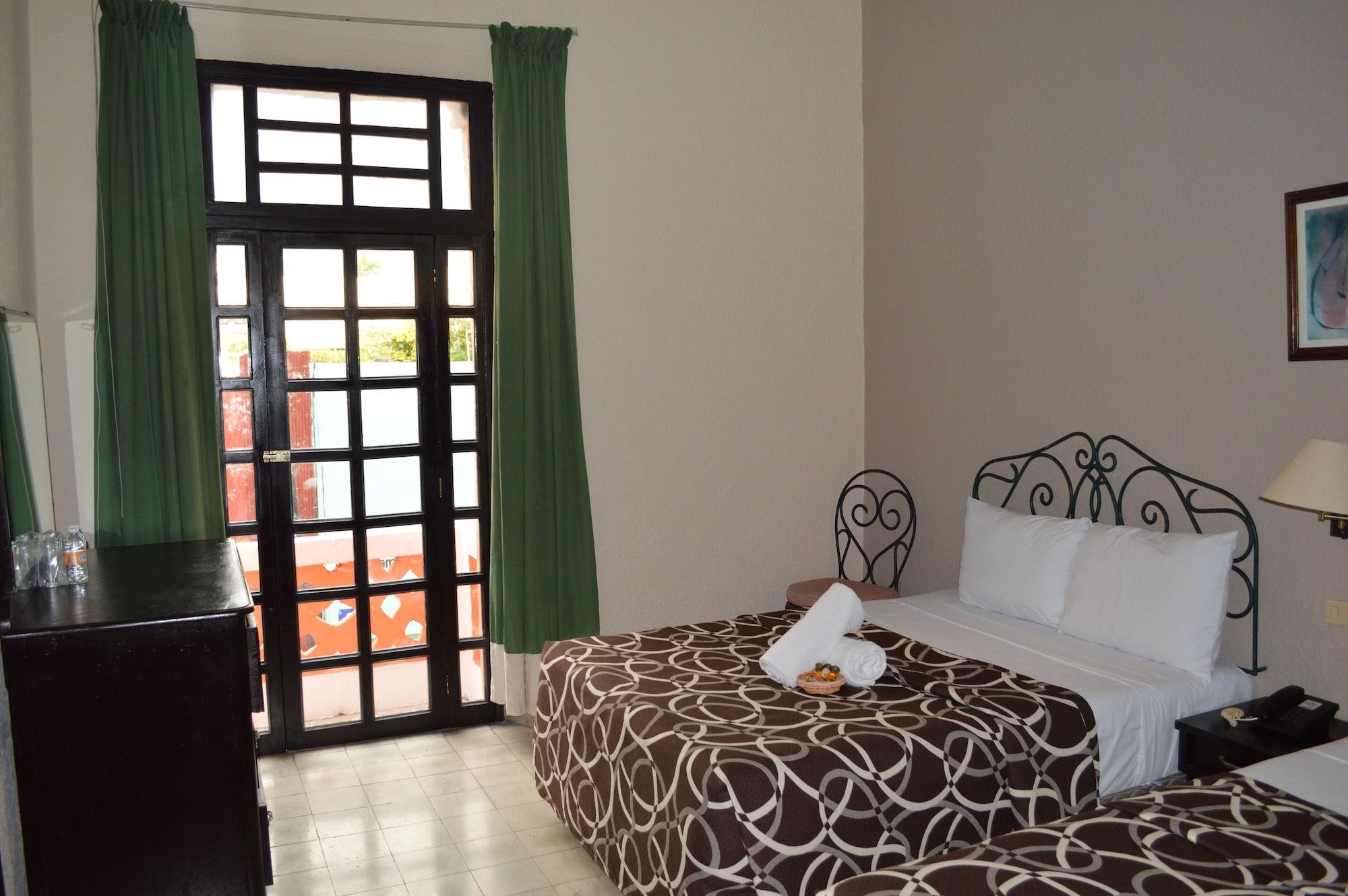 Hotel Colon Mérida Esterno foto