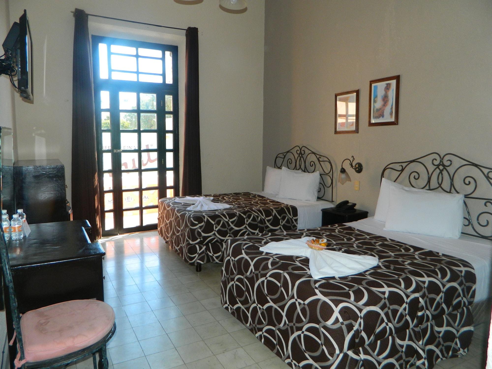Hotel Colon Mérida Esterno foto