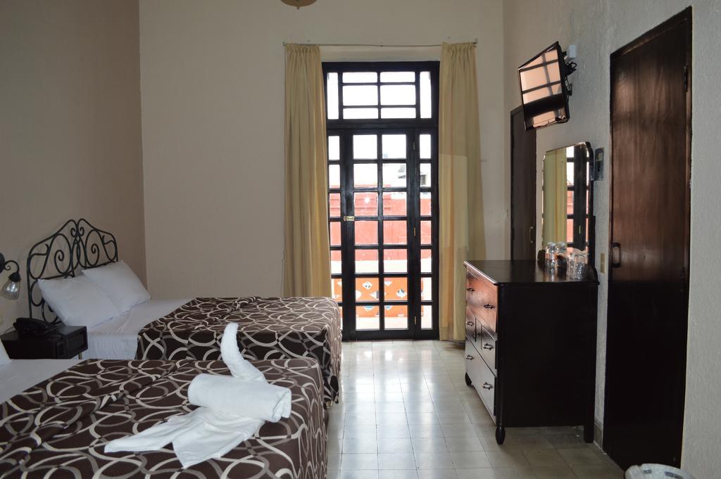 Hotel Colon Mérida Esterno foto