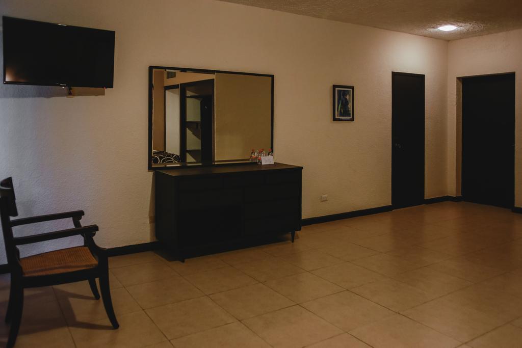 Hotel Colon Mérida Esterno foto