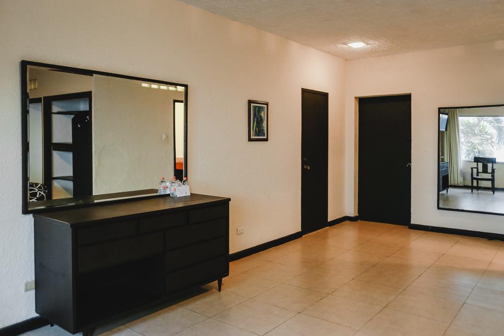 Hotel Colon Mérida Esterno foto