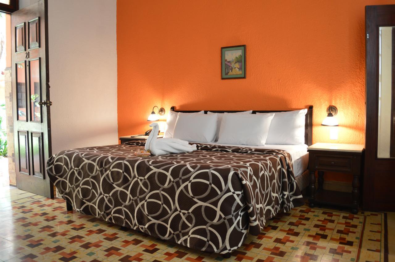 Hotel Colon Mérida Esterno foto